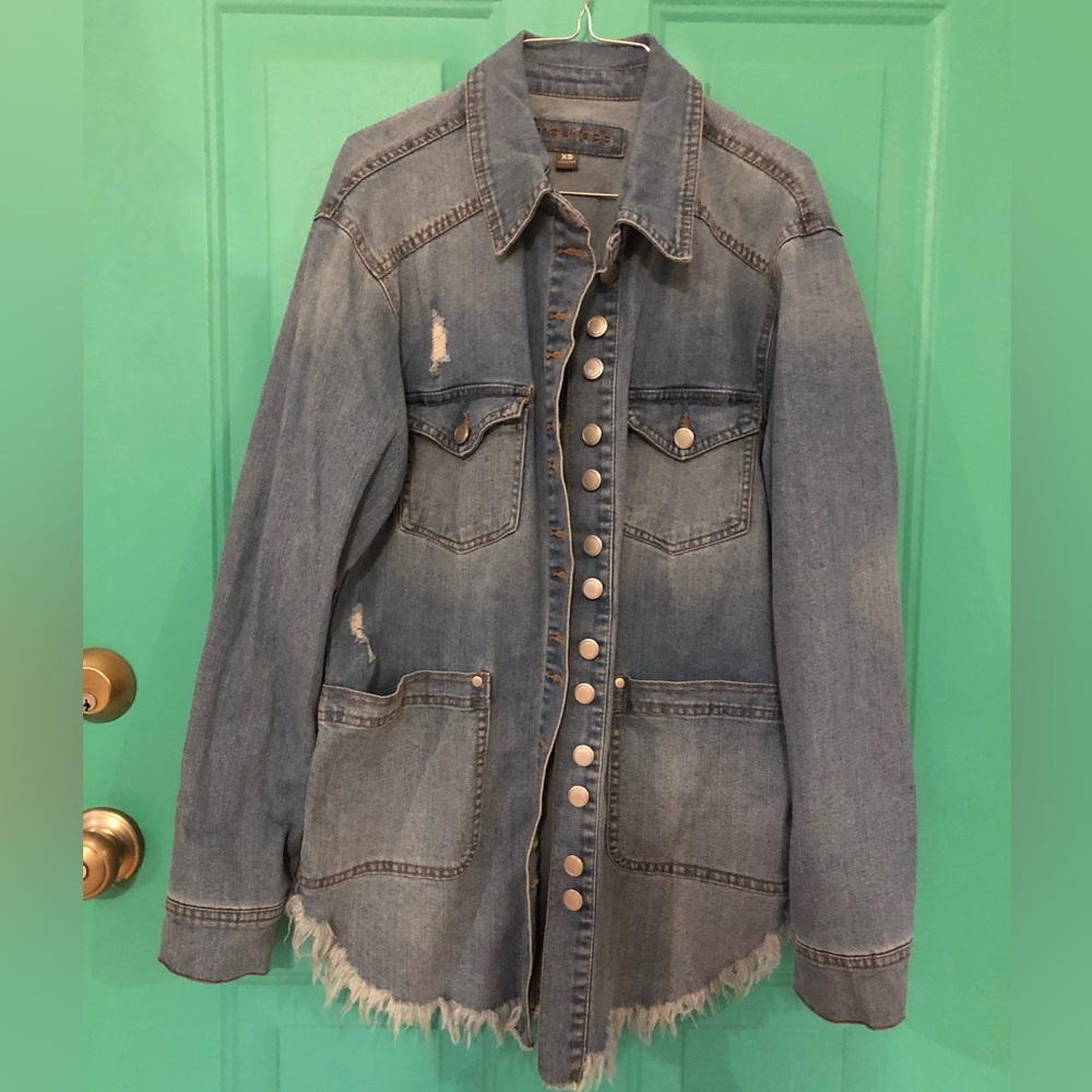 Maurices Denim Frayed Hem Shacket, Women’s XS, NWOT!